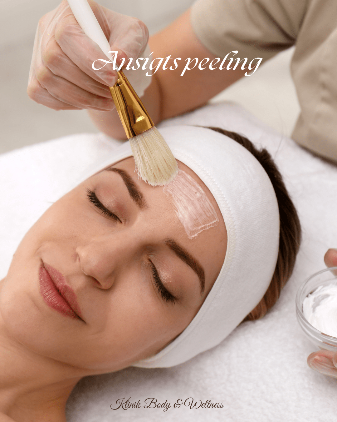 Brown Clean Minimalistic Price List Beauty Instagram Post Ansigtspeeling - skræddersyet til dig. - Billede 1